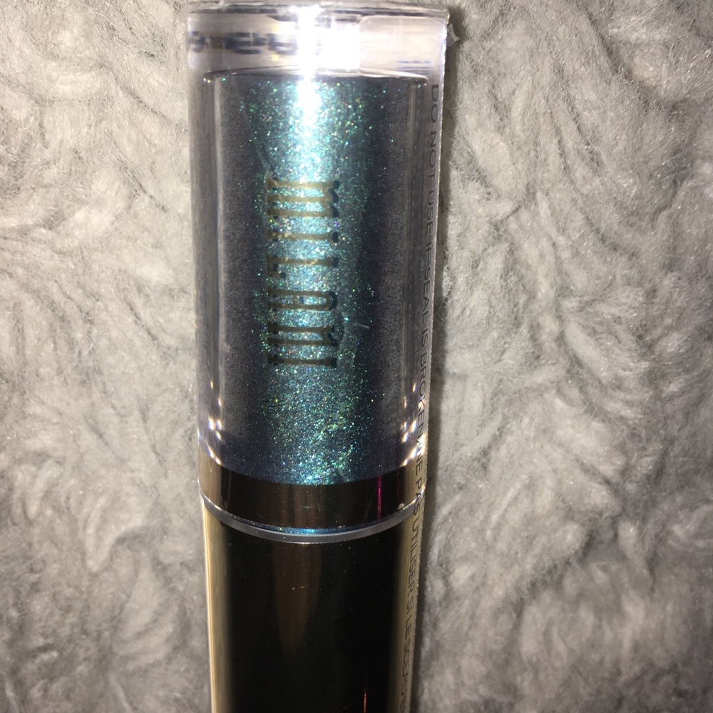 Milano hypnotic lights lip topper